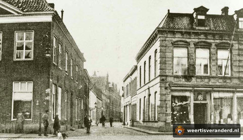 De Molenstraat vanaf de Markt (1890)