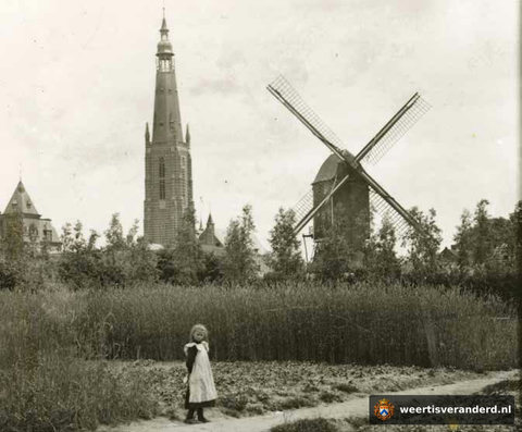 De Binnenmolen aan het Moolenstraatje (1905)