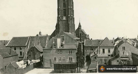 Huizen bij de Meikoel en de Nieuwe Markt (jaar onbekend)