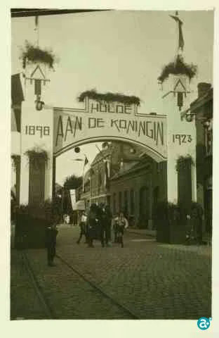 Ereboog Stationsstraat 25 jarig jubileum Koningin Wilhelmina 1923 - GAW Beeldbank 4132