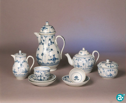 Koffie- en thee servies Saksisch blauw geschonken aan de minderbroeders - 1776 - 1795
GMW 152
