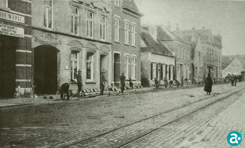 Maaspoort met tramlijn 1921 - GAW Beeldbank 812