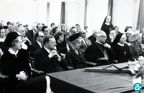 Zusters bij opening
Rust in Roy 1967
- GAW Beeldbank L1876