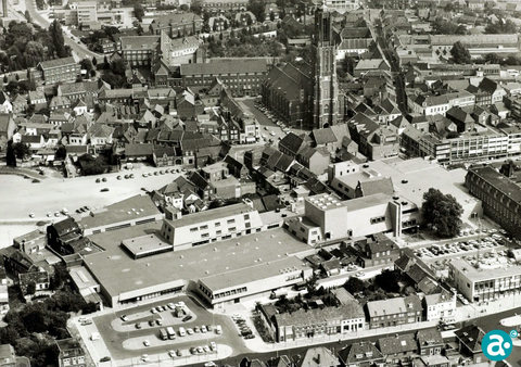 Binnenstad met Muntcomplex medio 1974 - GAW Beeldbank A12485