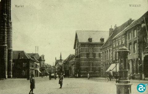 Waterpomp Markt rond 1900 - GAW Beeldbank 973