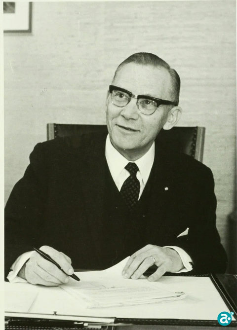 dr. H.A.C.M. van Grunsven burgemeester van Weert van 1952 - 1969 - GAW Beeldbank 7681