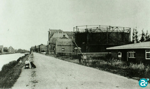 Gasfabriek aan de Zuid Willemsvaart omstreeks 1906 - GAW Beeldbank A4816
