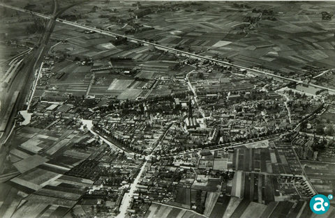 Luchtfoto van Weert omstreeks Weert 1928 -
 GAW Beeldbank 8340