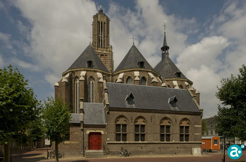Oud Kerkhof achterzijde Martinuskerk - GAW Beeldbank RO.CV.273