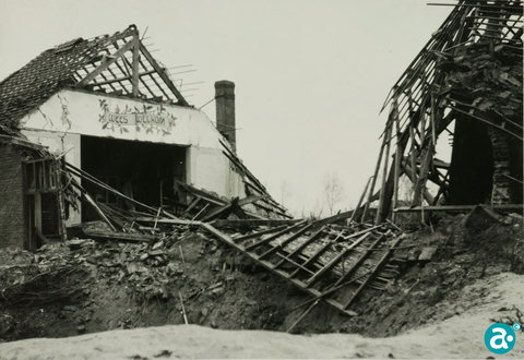 Piuszaal in Tungelroy verwoest tijdens een bombardement door Engelse bommenwerpers op 7 november 1943 - GAW Beeldbank 7125