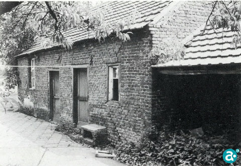 'Smeets' bakhuis het vroegere melkfabriekje St.-Benedictus in 'de Hei' 1895 - 1908 
Foto uit 'Stramproyer momentopnamen verleden en heden' p. 227