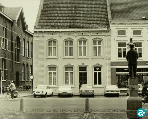Sociëteit Amicitia aan de Markt medio 1972 -
 GAW Beeldbank 983
