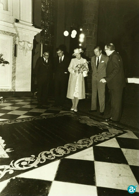 Koningin Beatrix in Martinuskerk 1982 -
GAW Beeldbank 4284