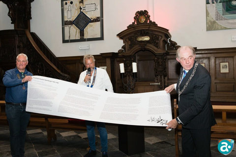 Jeffrey Vossen, vz RC Land van Horne, Bart Maes vz RC Weert en Rotarv gouverneur Jeroen Collette | Foto: Riet Galesloot