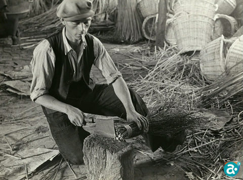 Foto: archief Frits: ‘ne Bieësemebînger in zien atelier.