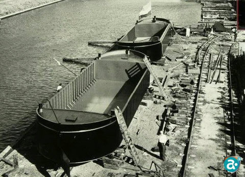 Op de werf aan de Zuid-Willemsvaart bouwde de familie Driessens in de eerste veertig jaar 145 schepen en voerde er daarna vooral reparaties uit.