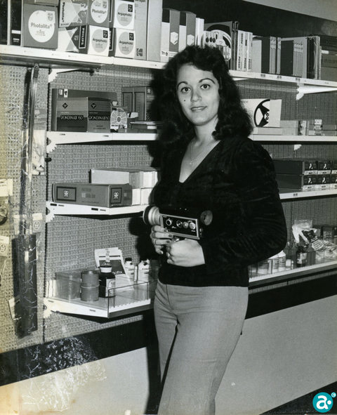 Peggy Meijer bij Fotozaak van Charles Lambrigts
