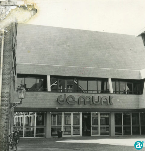 Opening van winkelcentrum de Munt