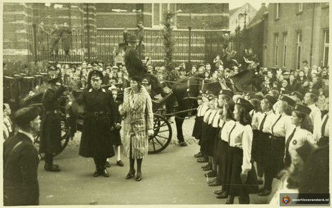 NSB-er Rösener-Mans wordt op woensdag 14 oktober 1942 geïnstalleerd als burgemeester van Weert.