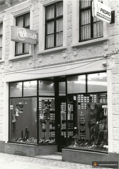 Schoenmagazijn C.H. Nouwen-Camp